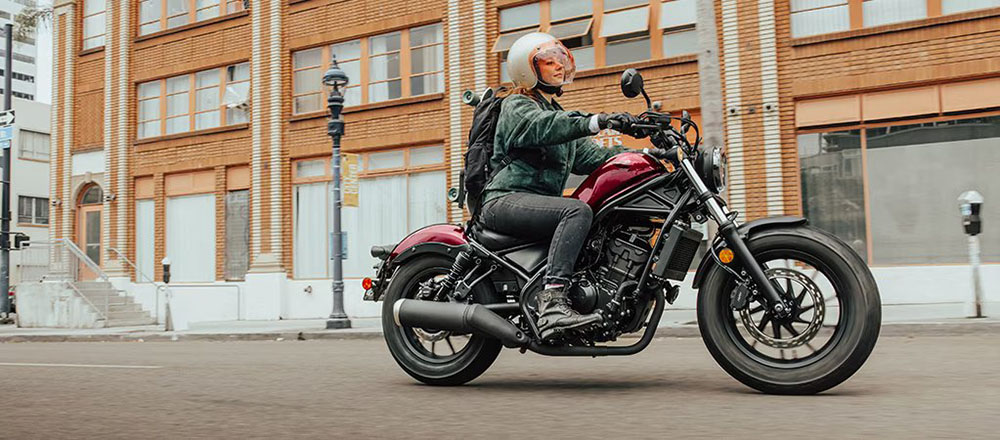 Honda Rebel 300 action 1